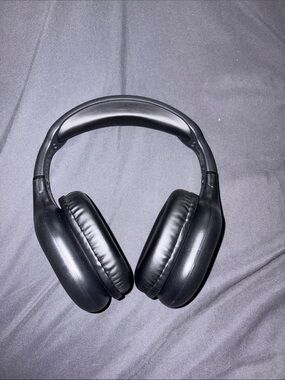 Over-Ear Wireless Headphones - Black